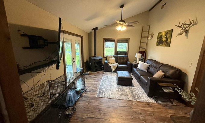 Sparta Cabin | Newly built "tinyish cabin