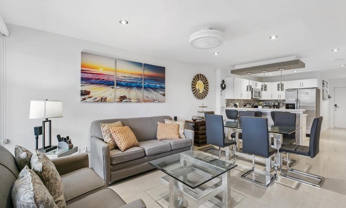 South Padre Island House | Newly decorated condo in beautiful beachfront resort