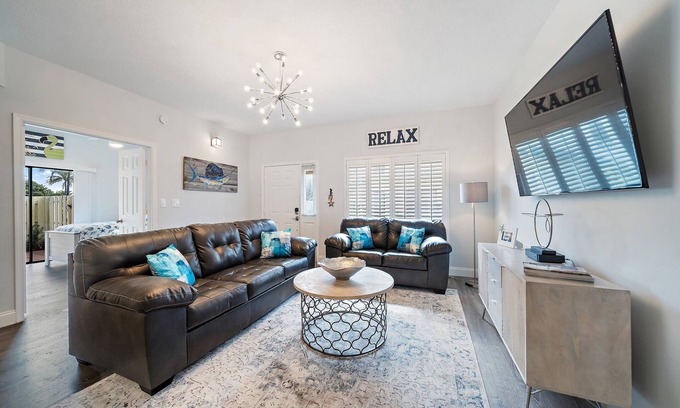 Bella Vista Condo | Newly Redone and furnished 2/2 condo that is walking distance to the beach