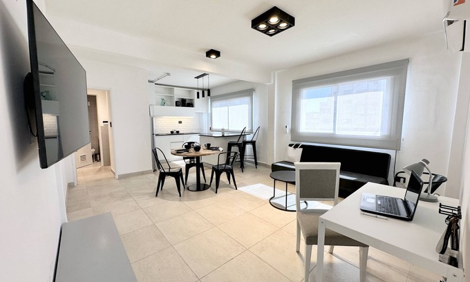 Balvanera Apartment | Newly refurbished, bright & cozy 1-bedroom apt in charming BHK with WiFi, AC