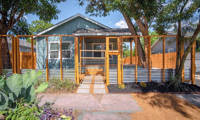 Near East Side House | Newly Remodeled 4BR 2BA Near Amazing Downtown