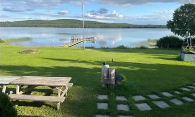 Sinclair Cottage | Newly Remodeled Cottage with Beautiful Lake Front Views