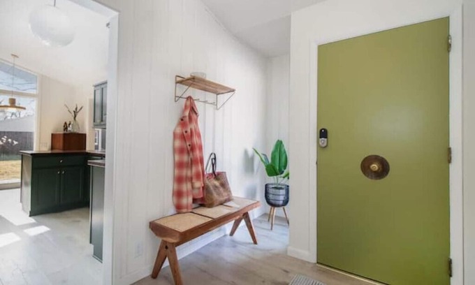 South Bend House | Newly remodeled ranch - less than 2 miles from Notre Dame