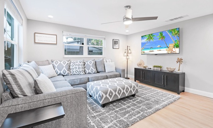 Seminole House | Newly Renovated 3/2 - Close to Beaches & Attractions