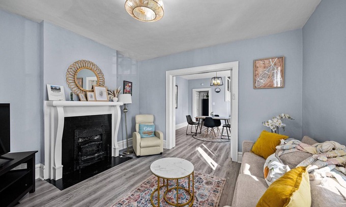 Glen Echo House | Newly renovated 4BRs NEAR UNIVERSITY & STADIUM Free Parking