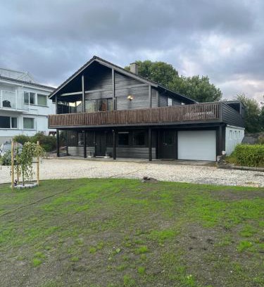 Haugesund Villa | Newly Renovated Centrum House with Large Balcony