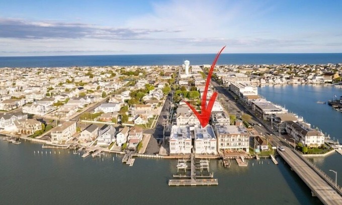 Stone Harbor House | Newly renovated condo in the heart of Stone Harbor!