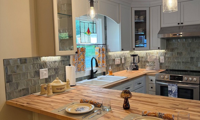 Clayton House | Newly renovated cottage in Clayton Historic District - a short drive to Raleigh