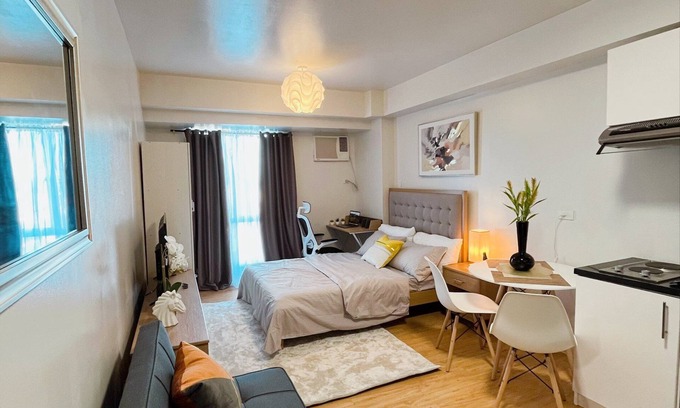 Lahug Condo | Newly Renovated Cozy Desk & View Studio in Avida IT Park