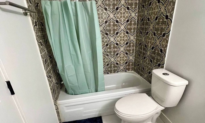 Calgary House | Newly Renovated Cozy secondary suite