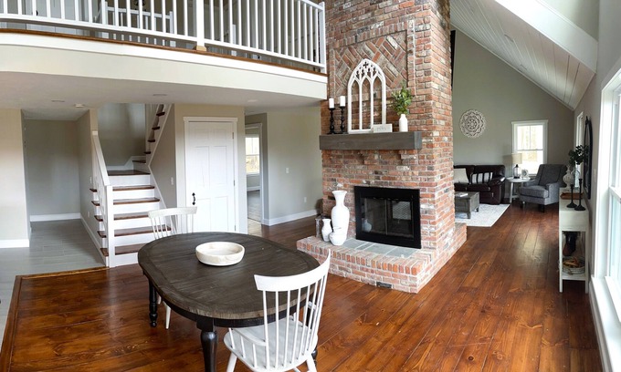 Lakeville House | Newly Renovated Farmhouse