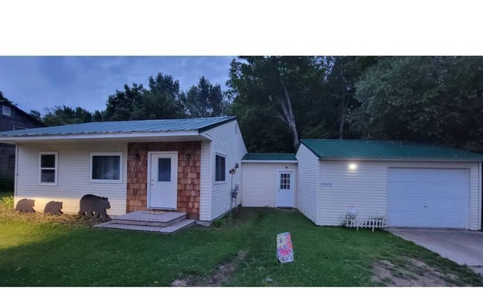 Brimley House | Newly renovated home with WIFI and ROKU TV!