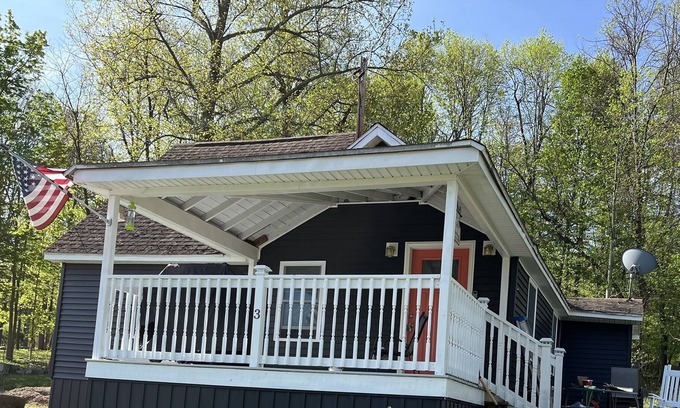Lakewood House | Newly renovated house close to shopping, boating, fishing and golf