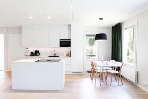 Jyvaskyla House | Newly renovated large family apartment, parking, sauna, balcony