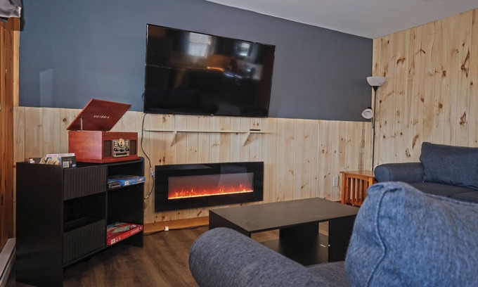 Haines Falls Cottage | Newly renovated Log cabin in the middle of Catskills