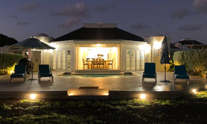 Lowlands Villa | Newly Renovated Luxury Waterfront Villa cluster with magnificent ocean views!