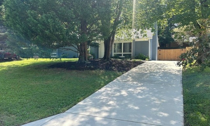 Greensboro House | Newly Renovated Modern Home