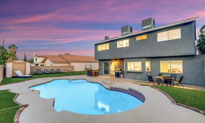 Chinatown House | Newly Renovated Modern Oasis w Pool, Mins to Strip