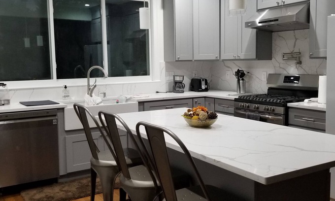 Milton House | Newly Renovated Open-Concept living space, close to Boston, plenty of parking