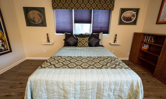 Charlotte Apartment | Newly renovated Studio just minutes away from Uptown Charlotte!