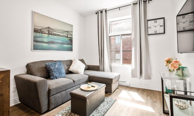 Mile End Apartment | Newly renovated studio the heart of mile end