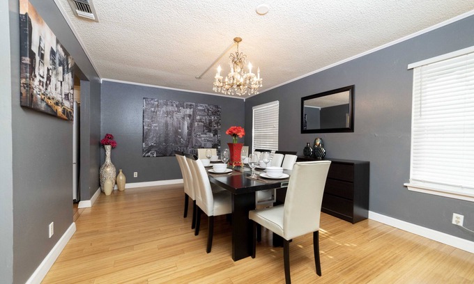 West San Antonio House | Newly Renovated Townhouse in a Great Location.