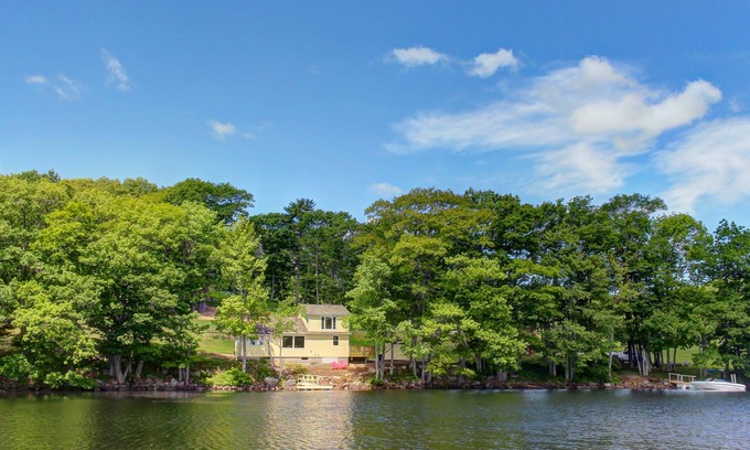 Newcastle Cabin | Newly Restored Waterfront Cottage with Private Dock, Fireplace, & Farm - Dogs OK