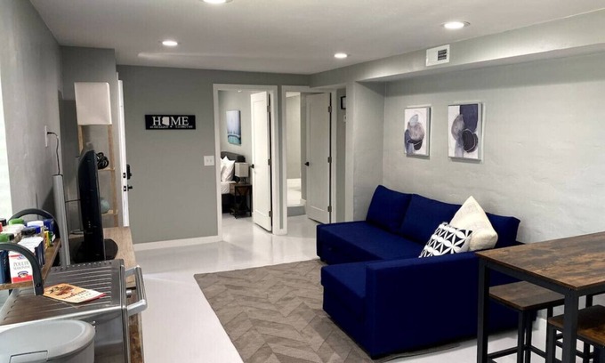 Sam Hughes House | Newly Updated/2 BR 1 BA/U of A/Sam Hughes