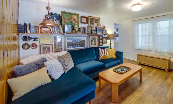 Newport House | Newport Cabin on Diamond Lake with Private Boat Dock
