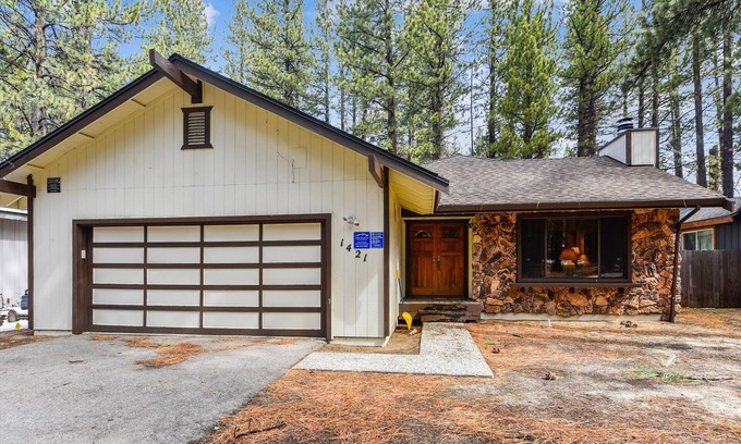 Black Bart House | Next Tahoe adventure, Close to Heavenly, Classic One-Level Cabin only steps from the River!