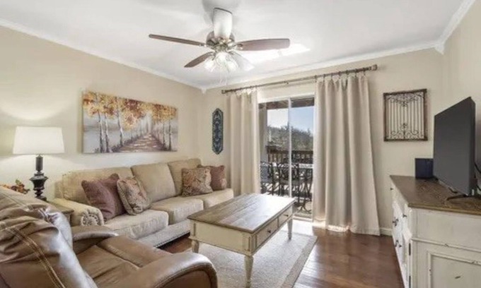 Indian Point Condo | Next to SDC & Table Rock Lake. 2 Beds 2 Baths. 20ft Patio. Full Size Kitchen.