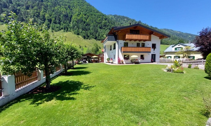 Fusch an der Grossglocknerstrasse Apartment | Nice apartment for 2 people with WIFI, TV, balcony and parking