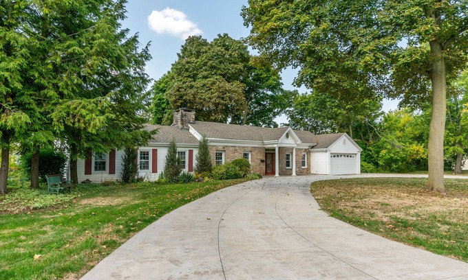 Niagara Falls - Western New York House | Niagara River Escape in Lewiston + Free Parking