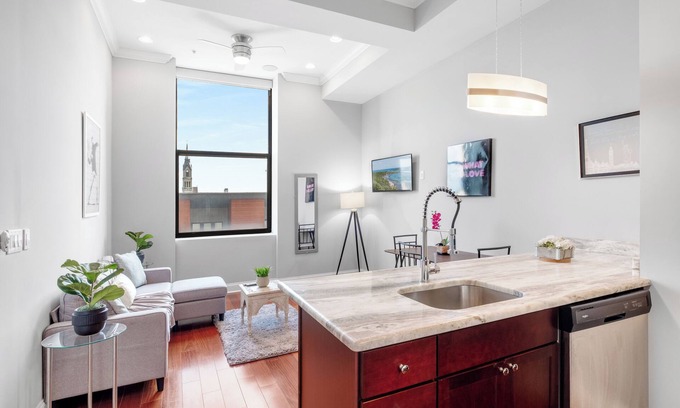 Olde Kensington Apartment | Nice 1 Bdrm Luxury Flat