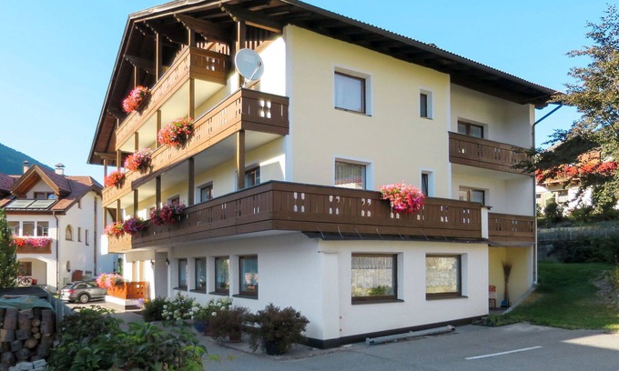 St. Valentin auf der Haide Apartment | Nice apartment for 6 people with WIFI, TV, balcony, pets allowed and parking