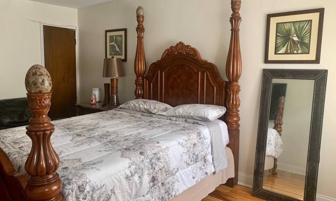 Georgetown Apartment | Nice and comfortable 2 Bedrooms and 1 full bath apartment