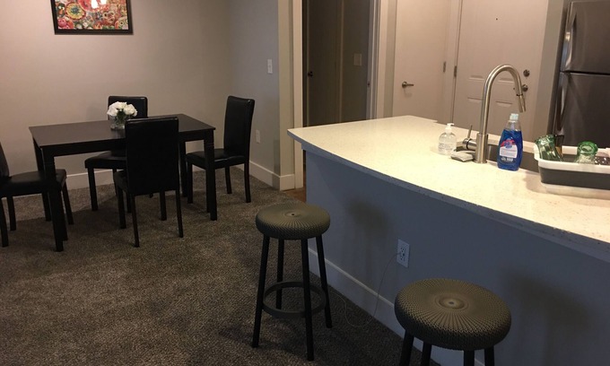 Church Street House | Nice and Comfy Apartment Close to the Airport