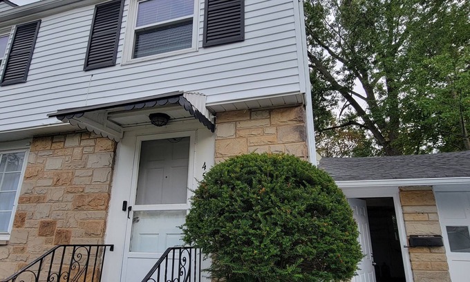 South Euclid House | Nice and cozy house in Cle surbs. Quiet neighborhood.