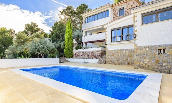 Oropesa del Mar Villa | Nice apartment in villa for 4 guests with A/C, WIFI, pool, TV, terrace and parking