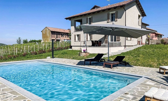Costigliole d'Asti Apartment | Nice apartment for 2 guests with pool, WIFI, A/C, TV and patio