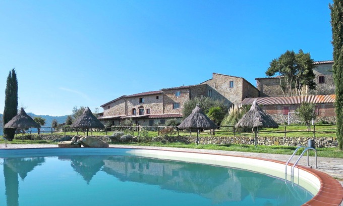 Santo Villa | Nice apartment in villa for 4 guests with pool, terrace, pets allowed and panoramic view