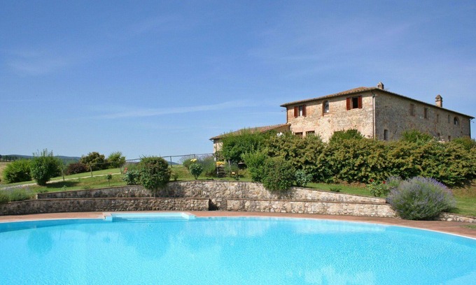 Monteroni d'Arbia Apartment | Nice apartment for 2 guests with pool, WIFI, panoramic view and parking, close to Siena