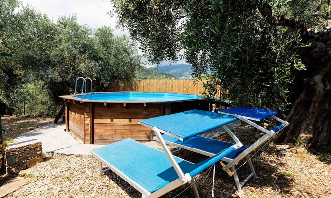 Civezza Apartment | Nice apartment for 10 guests with WIFI, pool, patio and pets allowed