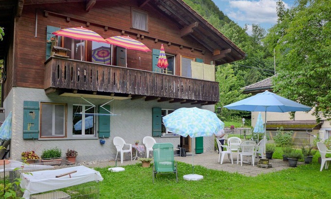 Meiringen Apartment | Nice apartment for 2 people with WIFI, TV and parking