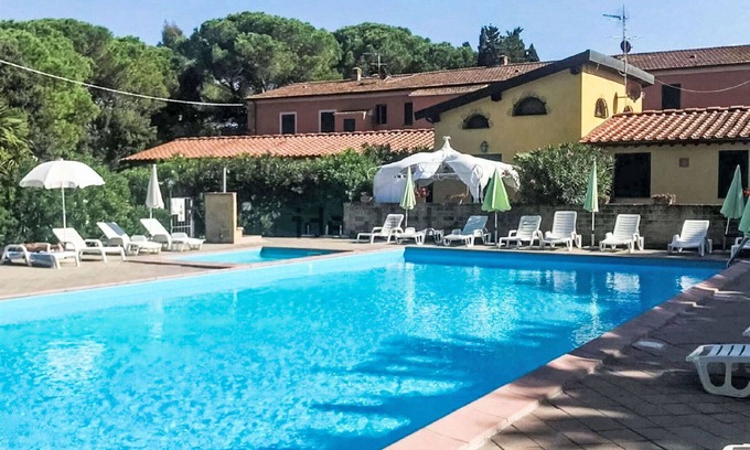 Cecina Apartment | Nice apartment for 3 guests with pool, WIFI, A/C, TV, pets allowed and parking