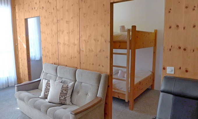 Celerina-Schlarigna Apartment | Nice apartment for 4 guests with WIFI, TV, balcony, pets allowed and parking