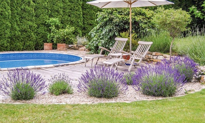 Lukavice Apartment | Nice apartment for 4 guests with pool, WIFI, patio and parking