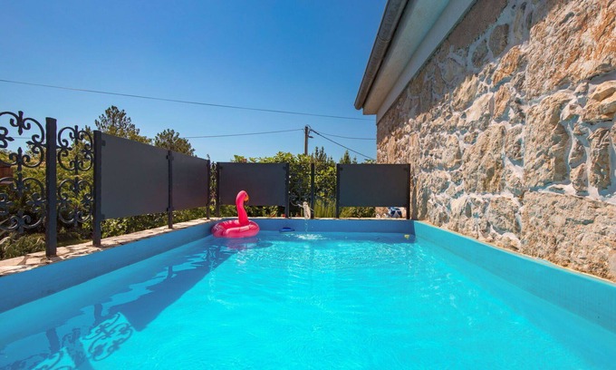 Gabonjin Apartment | Nice apartment for 4 guests with pool, WIFI, A/C, TV and terrace