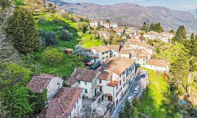 Gello Apartment | Nice apartment for 4 people with WIFI, TV, terrace, pets allowed and parking