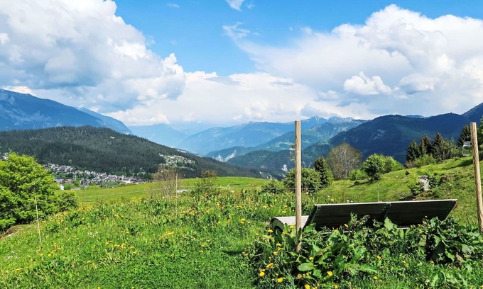 Falera Apartment | Nice apartment for 4 people with WIFI, pool, TV, balcony and panoramic view